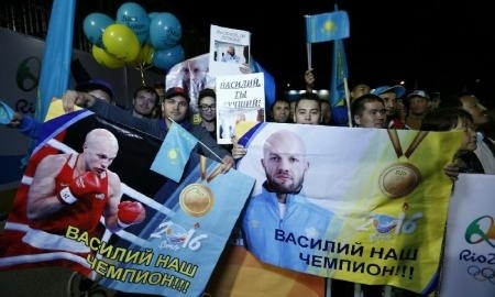 Астанчане тепло встретили олимпийцев в аэропорту