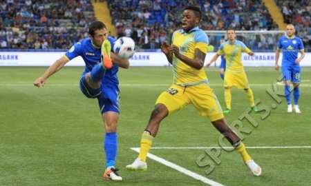 «Астана» минимально уступает БАТЭ после первого тайма