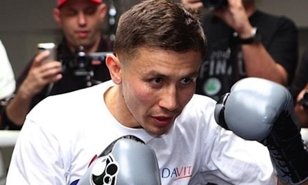 Перчатки Головкина продали за восемь миллионов тенге на благотворительном аукционе