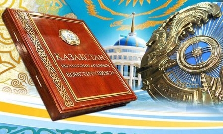 «Барыс» поздравил казахстанцев с Днём конституции