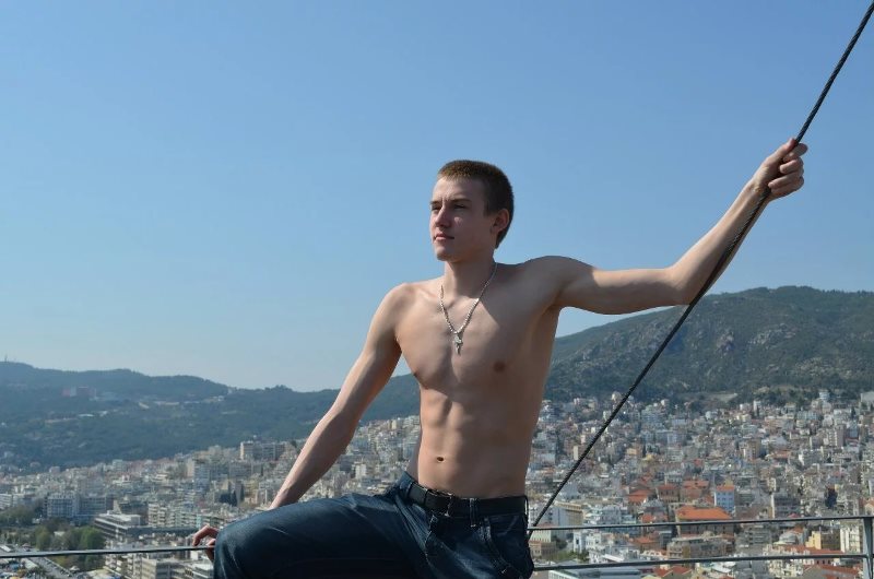 Как живет первый казахстанский олимпийский чемпион по плаванию