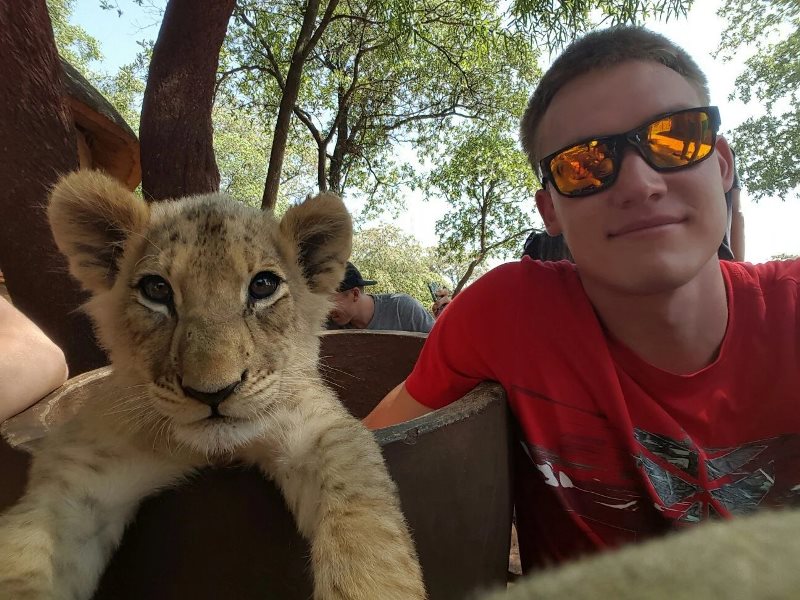 Как живет первый казахстанский олимпийский чемпион по плаванию