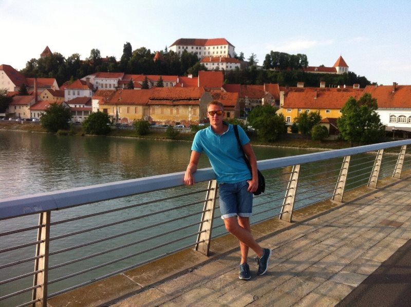 Как живет первый казахстанский олимпийский чемпион по плаванию