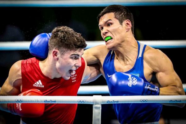 Фото боксерского поединка Олимпиады-2016 Елеусинов — Келли