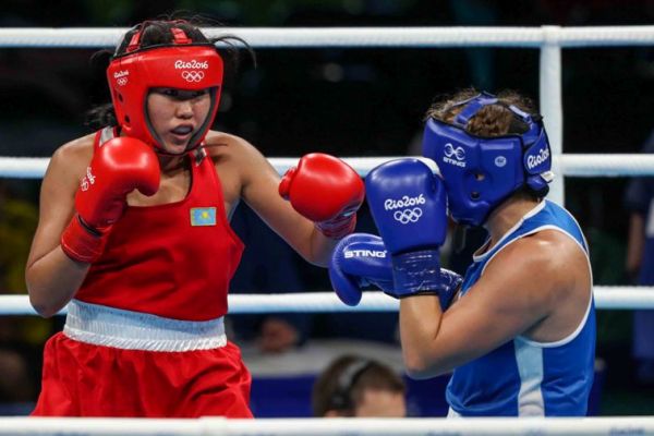 Фото боксерского поединка Олимпиады-2016 Шакирова — Фортин