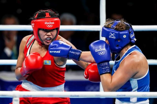 Фото боксерского поединка Олимпиады-2016 Шакирова — Фортин