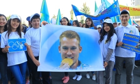 Фоторепортаж со встречи олимпийского чемпиона Баландина в Алматы