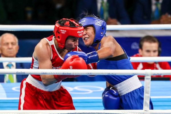 Фото боксерского поединка Олимпиады-2016 Шекербекова — Урамун