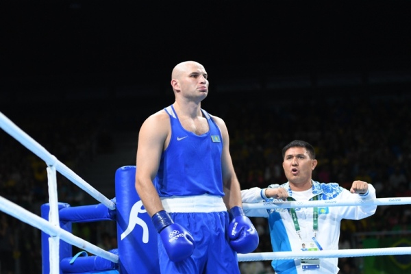 Фото боксерского поединка Олимпиады-2016 Дычко — Аджагба