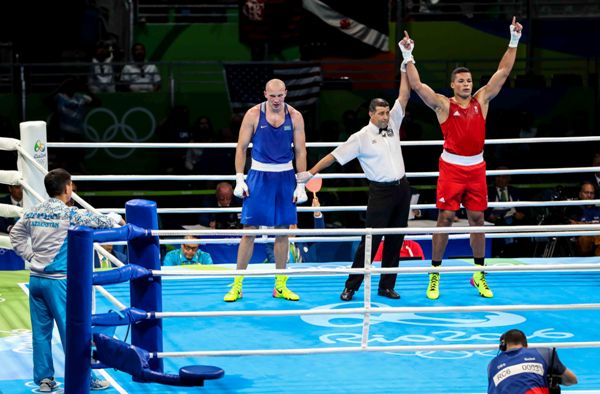 Фото боксерского поединка Олимпиады-2016 Дычко — Джойс
