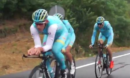 Видео с тренировки «Астаны» перед стартом «Вуэльты-2016»