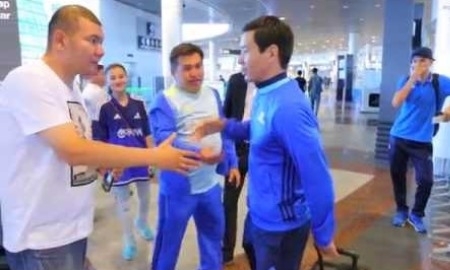 Видео прибытия «Астаны» в Минск