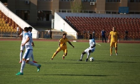 Фоторепортаж с матча Премьер-Лиги «Ордабасы» — «Кайрат» 2:1