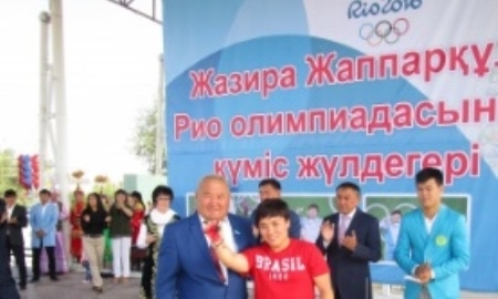 В Туркестане чествовали олимпийцев Жаппаркуль и Хамзу