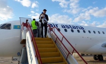 Олимпийский чемпион Елеусинов прибыл на Родину 