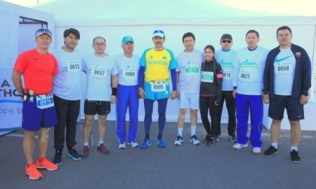 Масимов опубликовал фото казахстанских министров-марафонцев