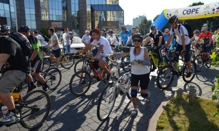 Около тысячи алматинцев вышли на первый осенний велопробег