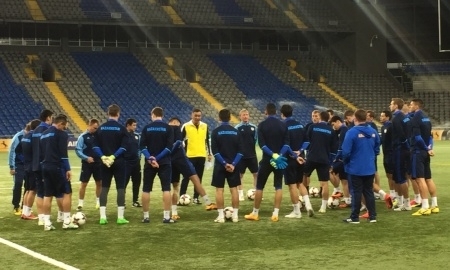 Стартовые составы Казахстана и Польши