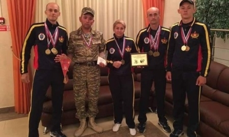 Казахстанские военнослужащие развивают подготовку по скалолазанию