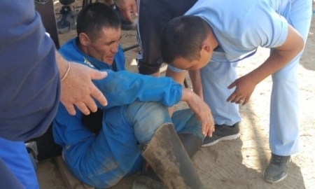 Казахстанского спортсмена затоптали лошади на кокпаре