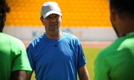 Младенов отмечает рождение внучки в Казахстане