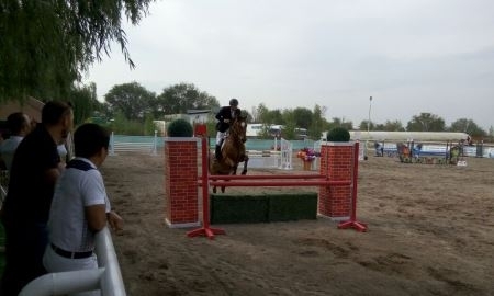 В Алматы прошли состязания в конном спорте среди казахстанцев