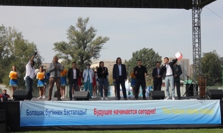 Ильин и Мельниченко поздравили юных спортсменов с открытием фестиваля «Аман келешек»