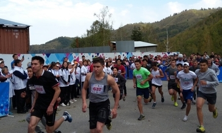 Более 600 человек приняли участие в забеге по лестнице Медеу