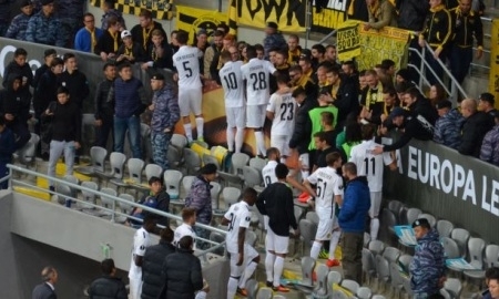 После матча с «Астаной» футболисты «Янг Бойз» поднялись на фанатский сектор