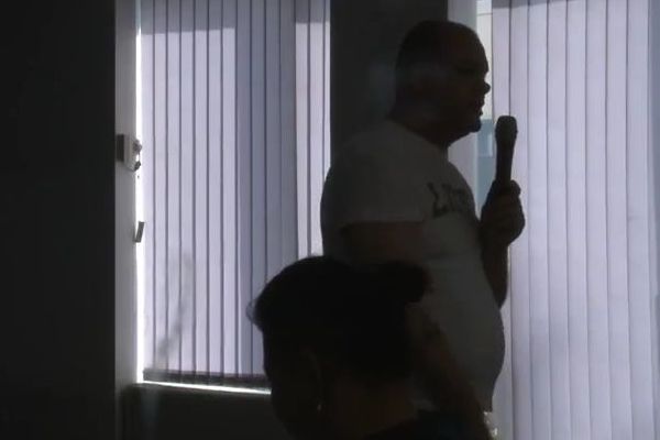 Васильев оправдывался в темном зале Казахстанского пресс-клуба