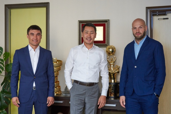 Левит получил премию и благодарность от «Астана Арланс» за триумф на Олимпиаде