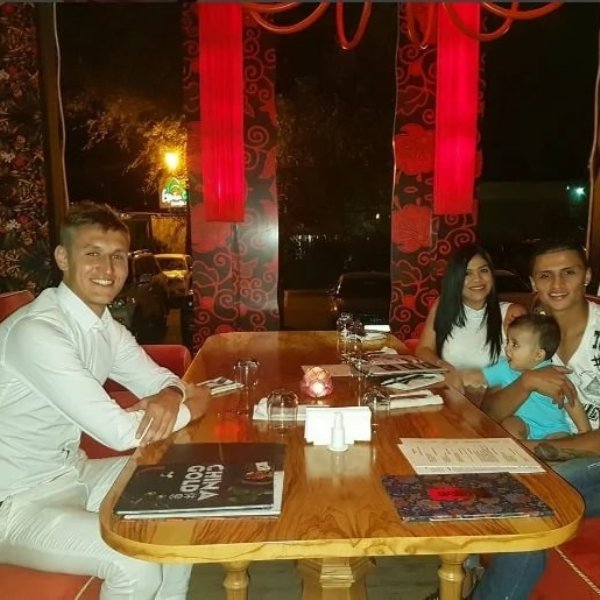 Роскошная жизнь казахстанского футболиста, не играющего в футбол