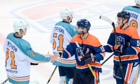 Фоторепортаж с матча ВХЛ «СКА-Нева» — «Торпедо» 3:2 Б