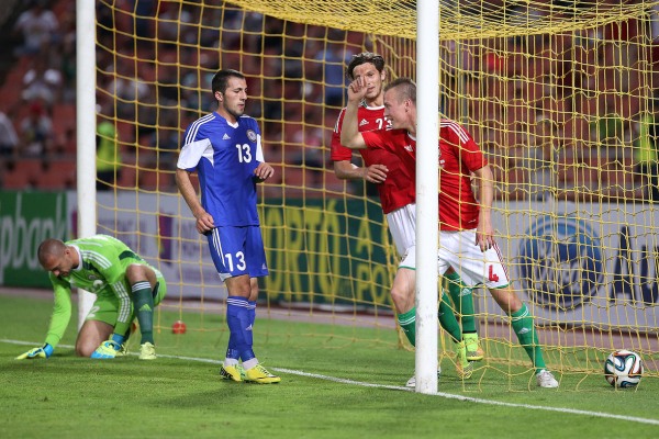 Первую игру за сборную Суюмбаев сыграл с венграми