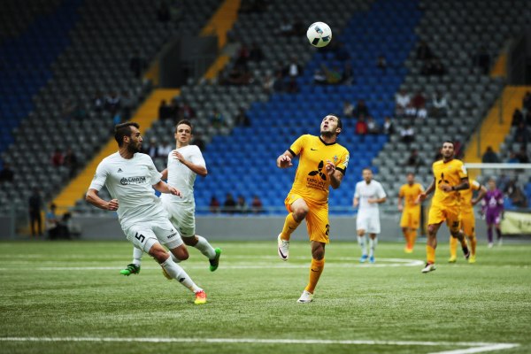 Суюмбаев помог команде одержать важную победу в Астане