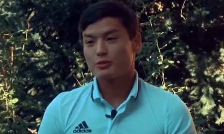 Адилханов — в программе «Вне игры»