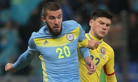 Игрок сборной Румынии жалуется, что не может есть из-за выбитых зубов в матче с Казахстаном
