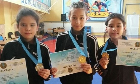 Юные спортсменки из Актау заняли призовые места на международном турнире по вольной борьбе