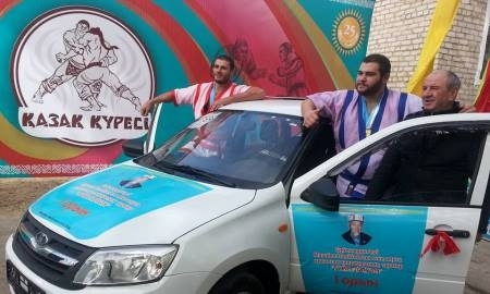 Грузинский борец стал победителем престижного турнира по казак куреси в Кызылорде