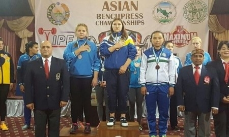 Корниенко из Жанаозена стала чемпионкой Азии по пауэрлифтингу