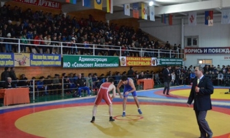 Кадырбеков выиграл «золото» на международном турнире в Дагестане