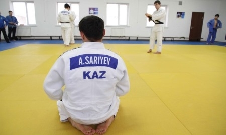 Участнику паралимпийских игр подарили 1 миллион 200 тысяч тенге