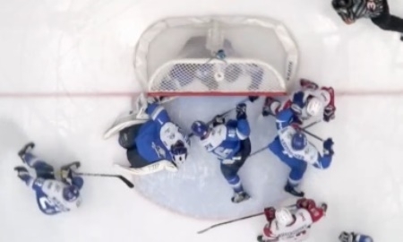 Сейвы Карлссона и Гренца вошли в ТОП-10 лучших сейвов недели КХЛ