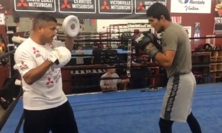 Нурсултанов тренируется в Академии бокса Роберта Гарсии