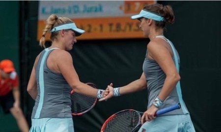 Шведова и Бабош проиграли в четвертьфинале в Сингапуре