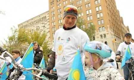 Винокуров вместе с соотечественниками совершил велопробег в Нью-Йорке
