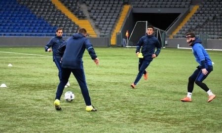 Фоторепортаж с вечерней тренировки «Окжетпеса» на «Астана Арене»