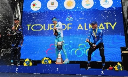 Фоторепортаж с велогонки «Тур Алматы — 2016»