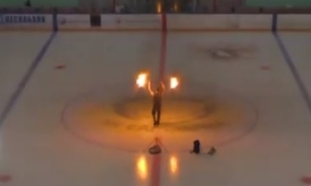 Файер-шоу устроили на матче ВХЛ «Сарыарка» — «Динамо» Балашиха 3:1