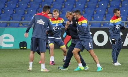 Фоторепортаж с предыгровой тренировки сборной Румынии в Астане 